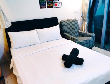 Deluxe Queen Suite