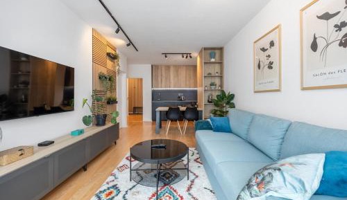 Deluxe One-Bedroom Apartment with City View