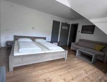 Family Room (No Kitchen)