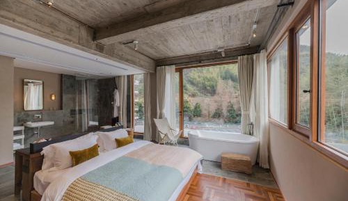 King Room with Mountain View