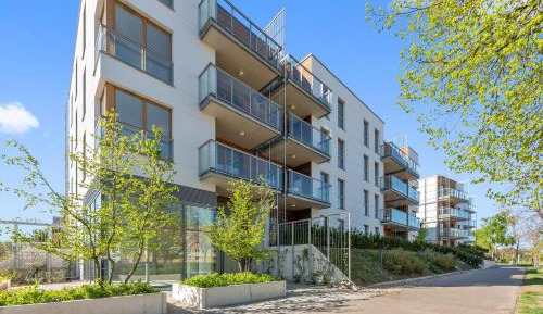 One-Bedroom Apartment with Garden