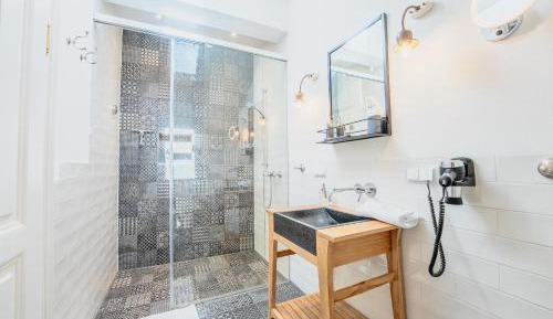 One-Bedroom Apartment with Terrace