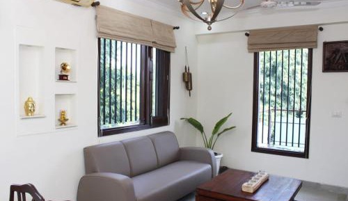 Three-Bedroom Apartment with Balcony