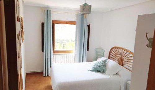 One-Bedroom Apartment with View