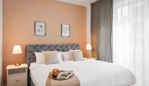 One-Bedroom Apartment with Balcony