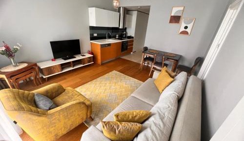 Deluxe One-Bedroom Apartment with City View