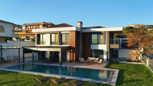 Villa with Sea View