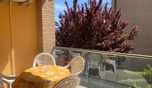 One-Bedroom Apartment with Sea View