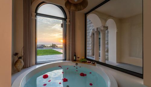 Deluxe Double Room with Bath
