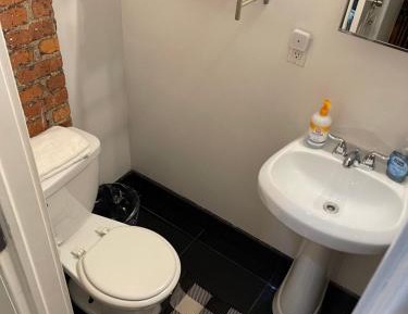 One-Bedroom Apartment - Non-Smoking