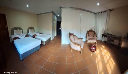 Deluxe Family Suite