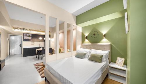 Studio Apartment with Balcony