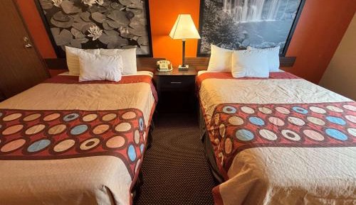 Queen Room with Two Queen Beds - Non-Smoking