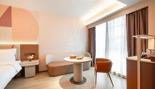 Standard Queen Room