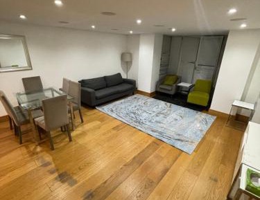 Three-Bedroom Deluxe Apartment