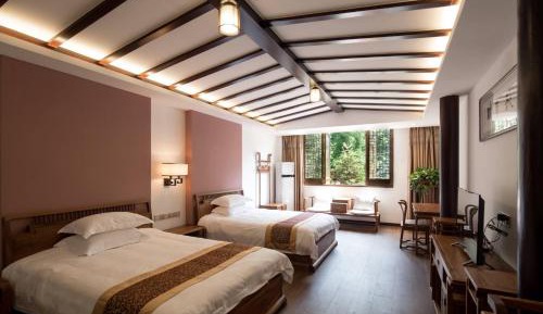 Twin Room with Mountain View