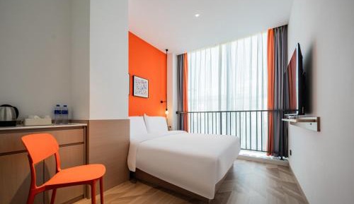 Joy Queen Room 