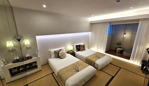Twin Room with Bathroom