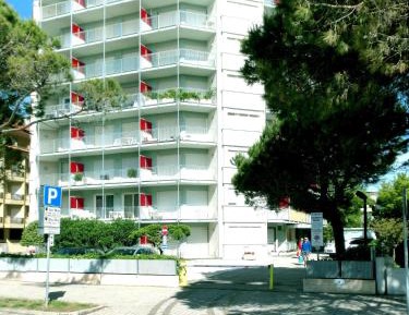 One-Bedroom Apartment with Balcony