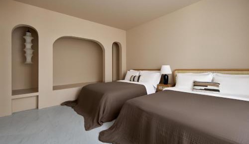 Family Courtyard Twin Room (HD Projection + Bathtub)
