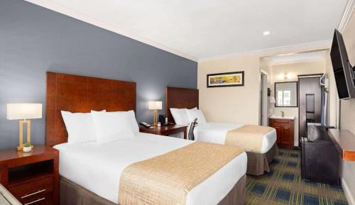 Double Room with Two Double Beds - Non-Smoking