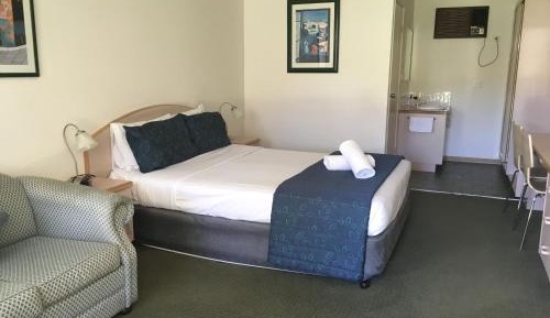 Deluxe Suite with Spa Bath