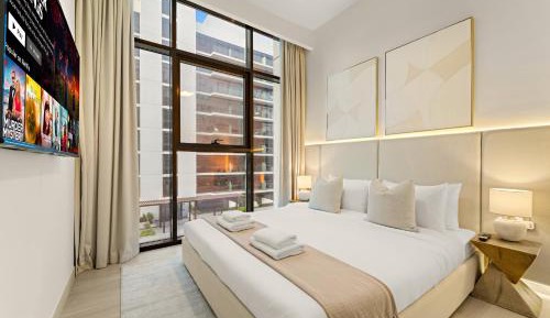 One-Bedroom Apartment with Balcony