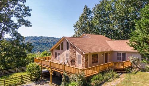 Five-Bedroom Holiday Home
