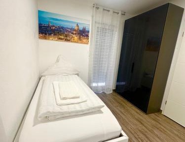 One-Bedroom Apartment with Balcony
