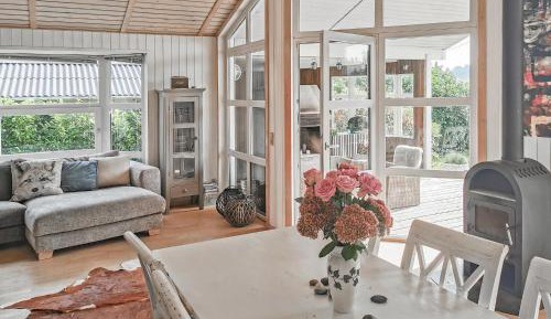 Three-Bedroom Holiday Home 
