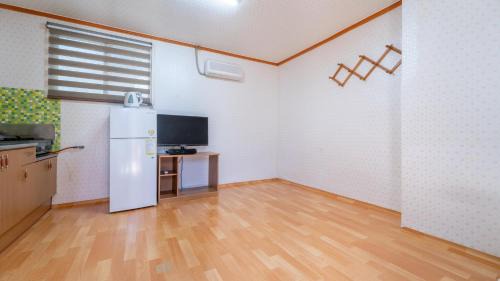 Studio 3