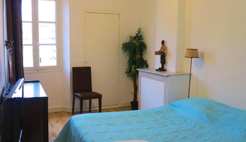 One-Bedroom Apartment (3 Adults)