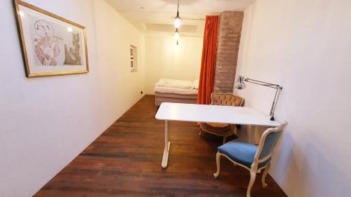 Double Room with Shared Bathroom