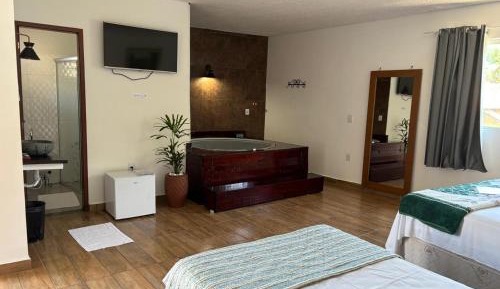Deluxe Queen Suite