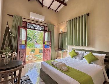 Queen Room with Balcony