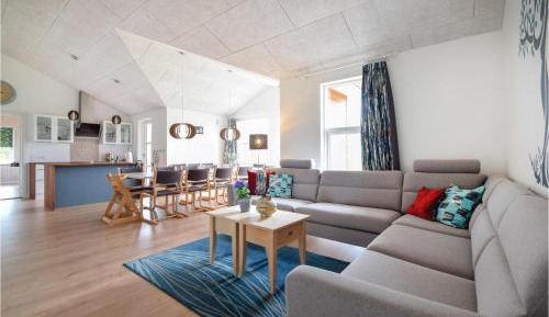 Four-Bedroom Holiday Home