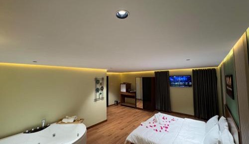 King Suite with Spa Bath