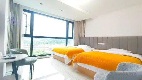 Twin Room with Private Bathroom