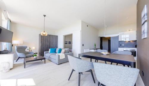 Apartment with Lake View