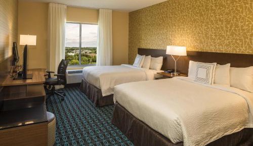 Queen Room with Two Queen Beds - Hearing Accessible
