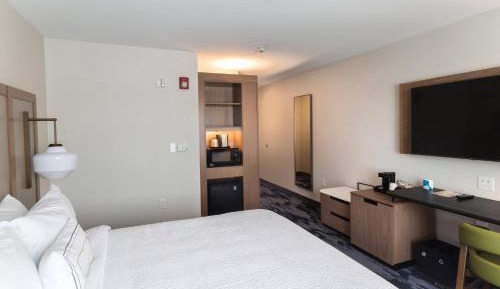 King Guest Room with City View