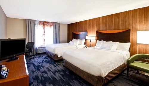 Queen Room with Two Queen Beds and Adapted Tub - Mobility and Hearing Accessible