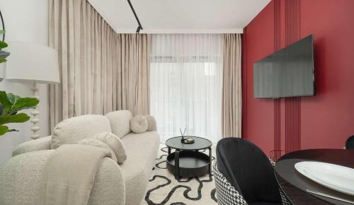 One-Bedroom Apartment with Balcony