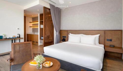 One-Bedroom Apartment with Sea View