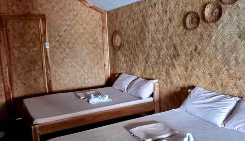 Quadruple Room with Shared Bathroom