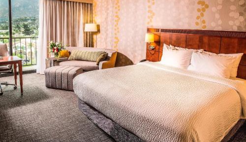 King Room with Sofa Bed