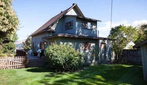 Four-Bedroom Holiday Home