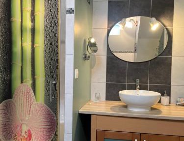 King Room with Spa Bath