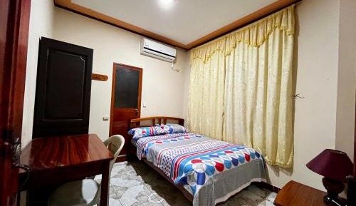 Standard Double Room with Shared Bathroom