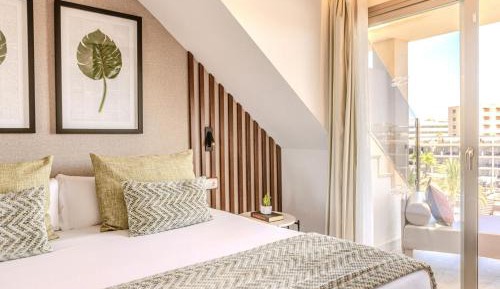 Penthouse One-Bedroom Suite